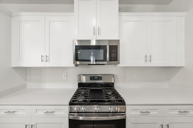 Building Photo - 512 Serena Trl