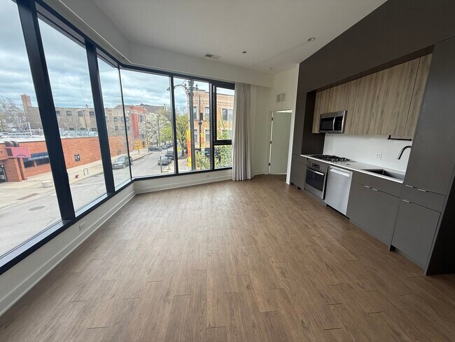 Building Photo - 3462 N Lincoln Ave