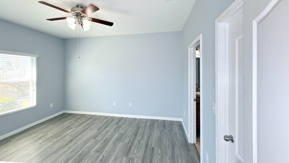 Building Photo - 4093 Shade Tree Ln