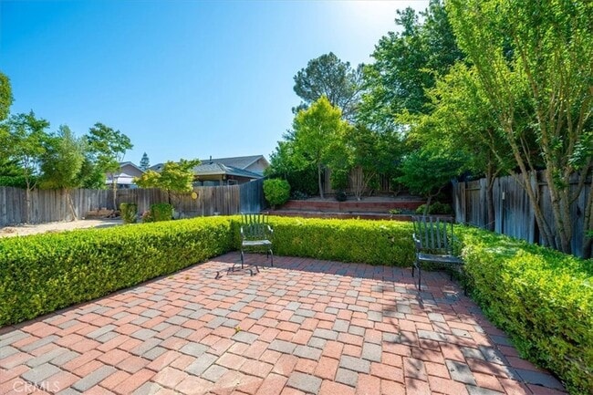 Building Photo - 836 Casals Dr