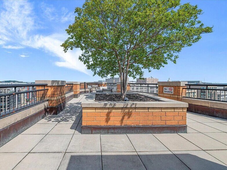 Building Photo - 400 Massachusetts Ave NW