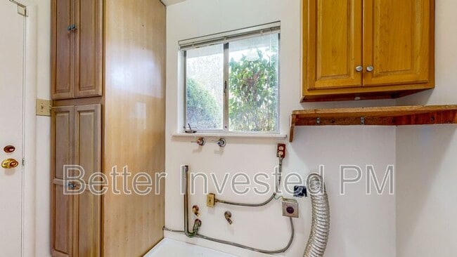 Building Photo - 4729 Montgomery Dr