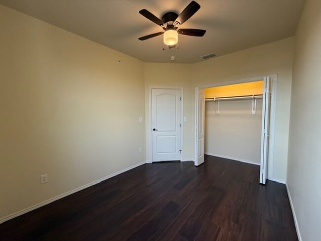 Building Photo - Escondido Townhomes