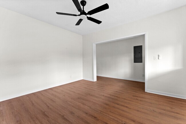 Building Photo - Trek Rentals