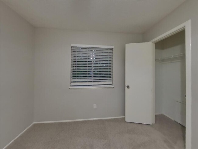 Building Photo - 12230 Haroldson Forest Dr