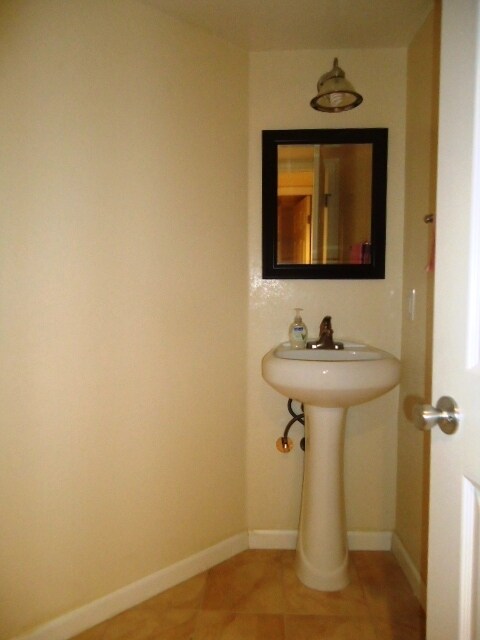 Building Photo - East Vallejo Beauty Available 6/7/26