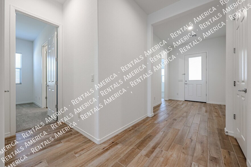 Building Photo - 29380 N 136th Ln