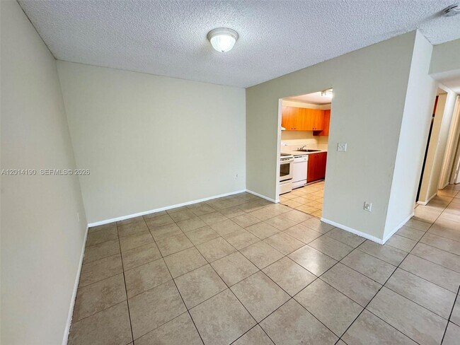 Building Photo - 415 Executive Center Dr