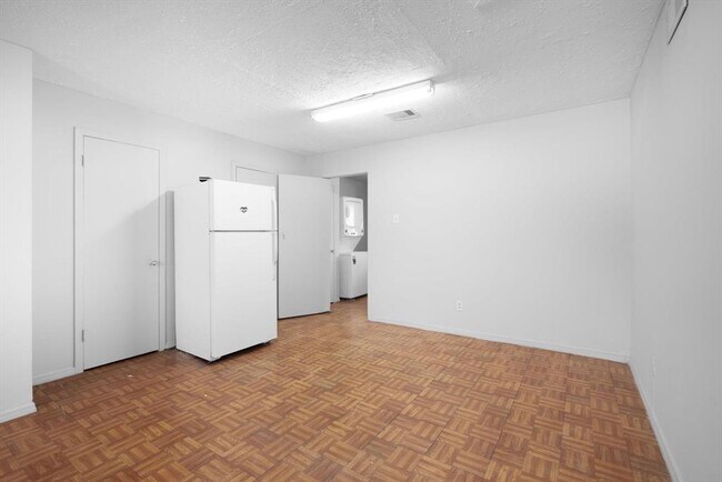 Building Photo - 8001 E Loop
