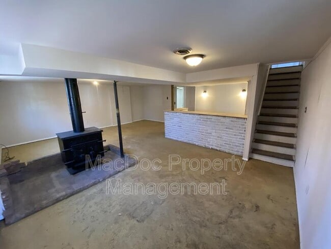 Building Photo - 155 Longstreet Ave