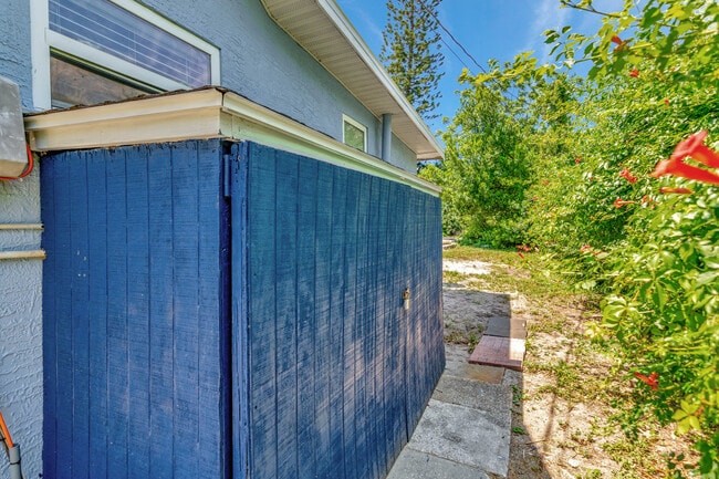 Building Photo - 1515 Sadlon Ave