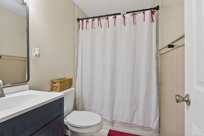 Building Photo - 2210 Pearl St