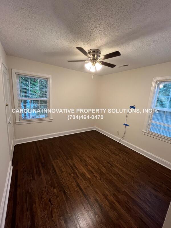 Building Photo - 2830 Phillips Ave