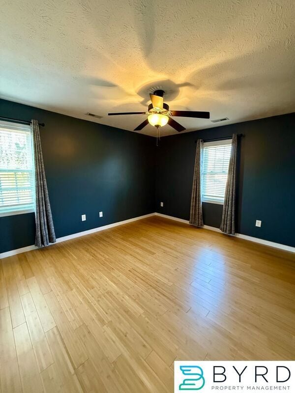 Building Photo - 1001 Greenview Dr