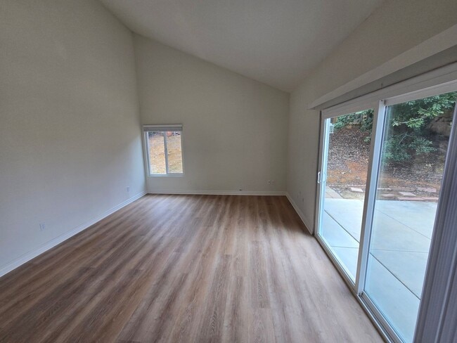 Building Photo - Rancho Penasquitos 2-story. 4 br., 3 ba.