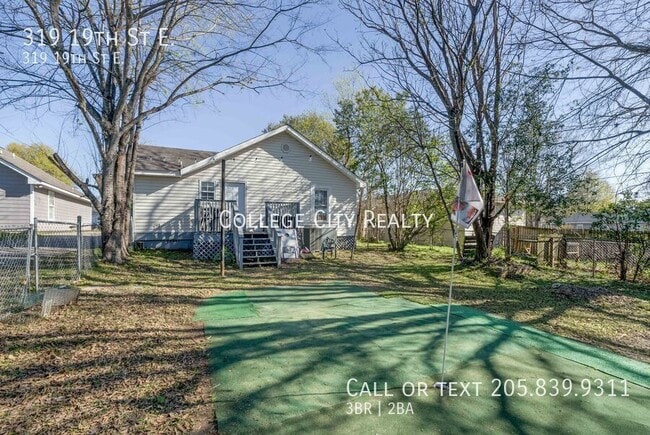 Building Photo - 319 19th St E