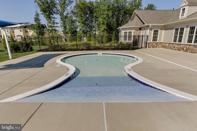 Building Photo - 7254 Mockingbird Cir