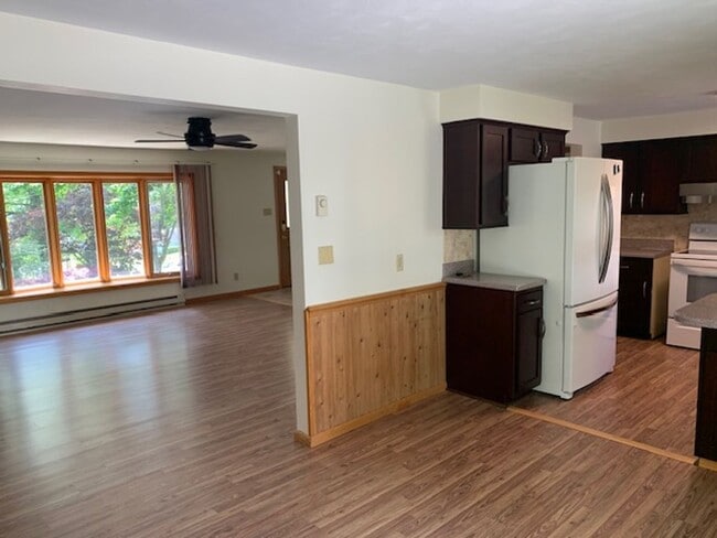 Building Photo - Renovated 3 Bedroom Single Family Home