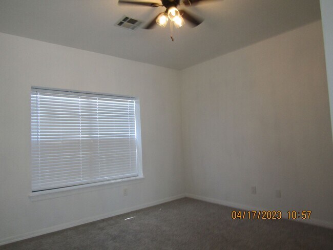Building Photo - 4104 SW Wendy Dr