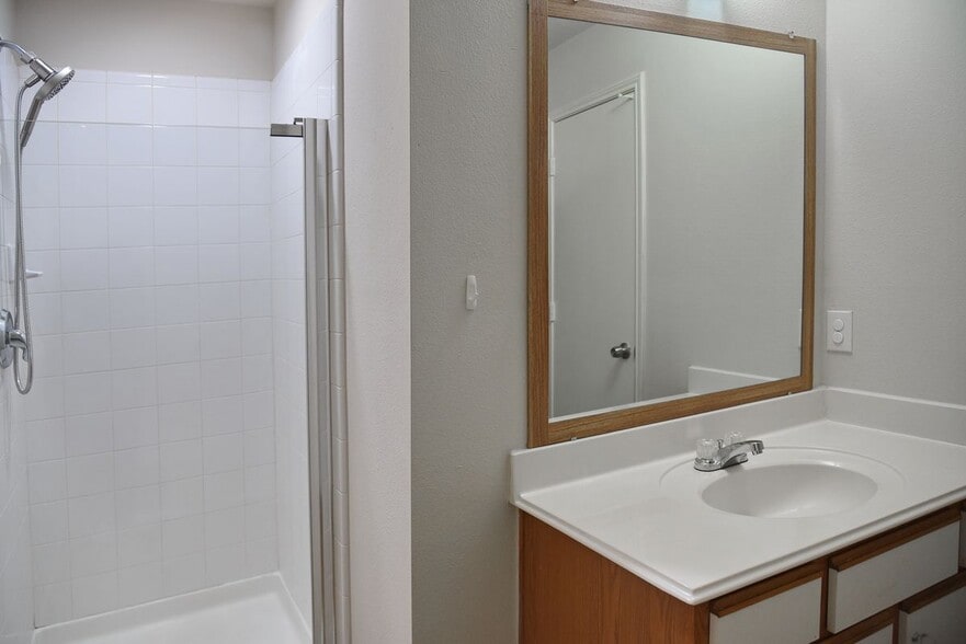 Building Photo - 1106 Mossy Branch St