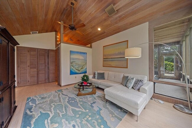 Building Photo - 3348 Old Oak Dr