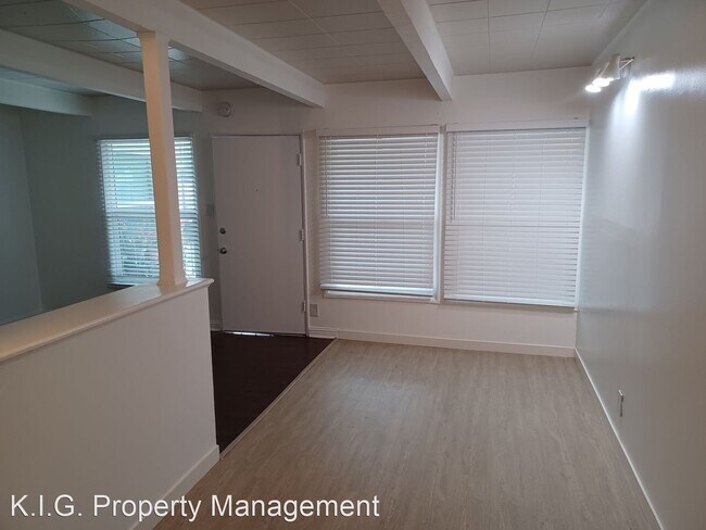 Building Photo - 1 br, 1 bath Apartment - 11903 - 11913 Van...