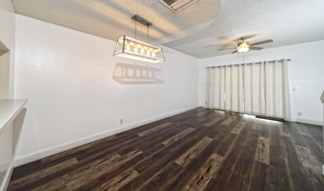 Building Photo - 4972 SW 31st Terrace