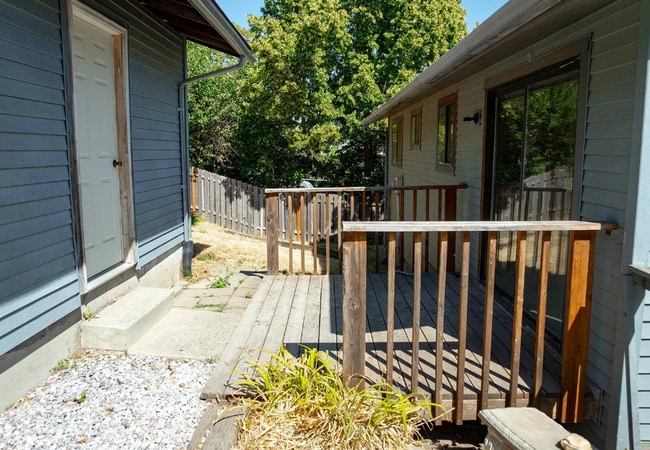 Building Photo - Three bedroom two bath home in a quiet nei...