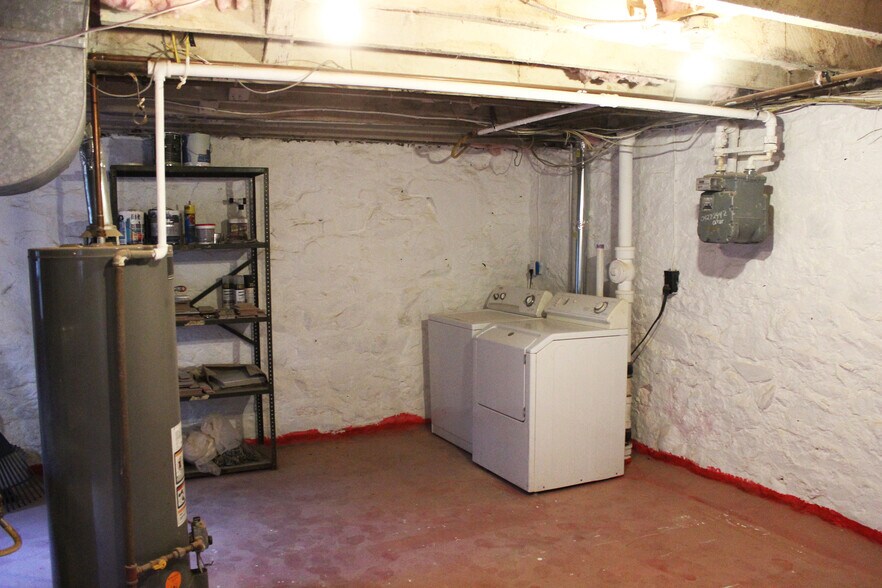 basement washer/dryer - 2948 Albemarle St NW