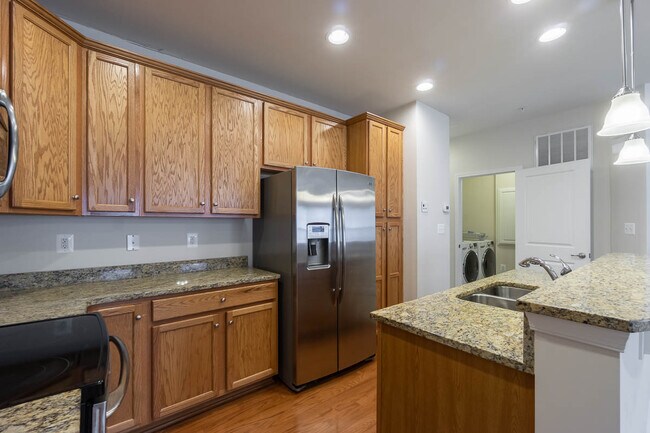 Building Photo - 2504 Hurston Ln NE