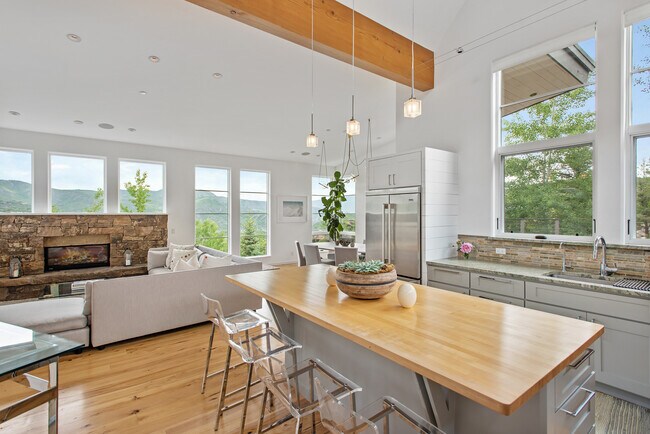 Building Photo - 269 Gambel Way