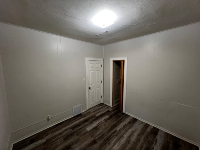 Building Photo - 417 S Fairmount St