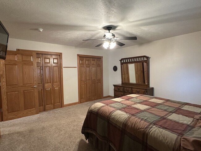 Building Photo - 208 Franklin St