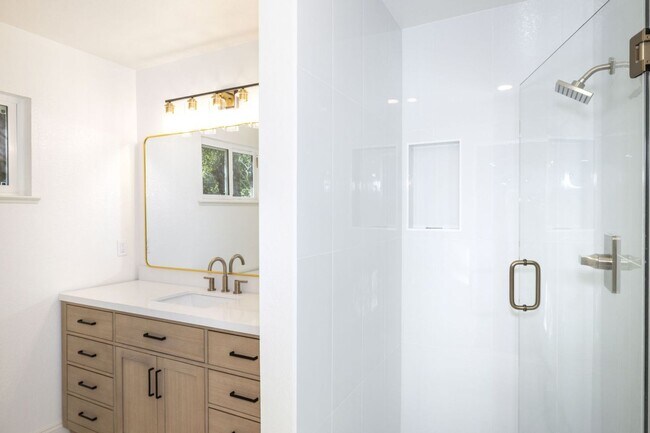 Building Photo - Executive Home With Remodeled Bathrooms + AC in Old Palo Alto