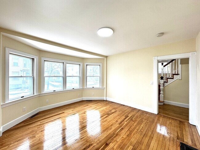 Building Photo - 98 Safford St