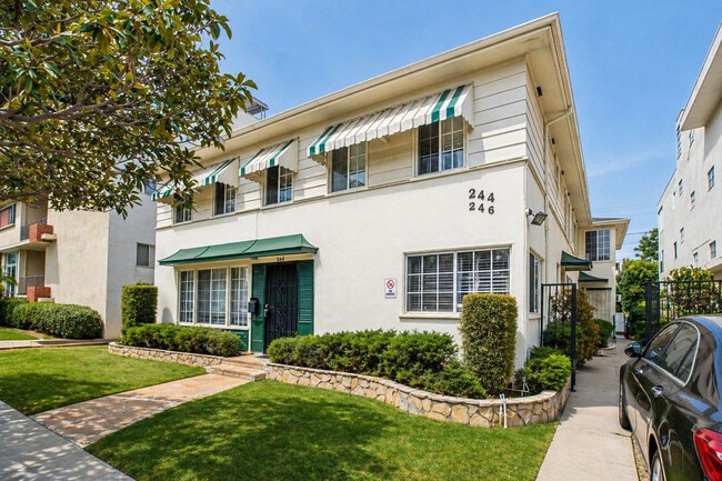 Building Photo - 244 S Doheny Dr
