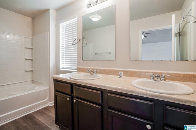 Building Photo - 4691 Woodford Cir