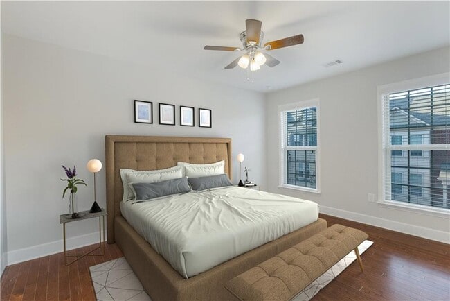 Building Photo - 2541 Sibley Dr