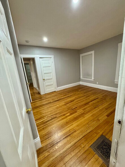 Building Photo - 801 Western Ave