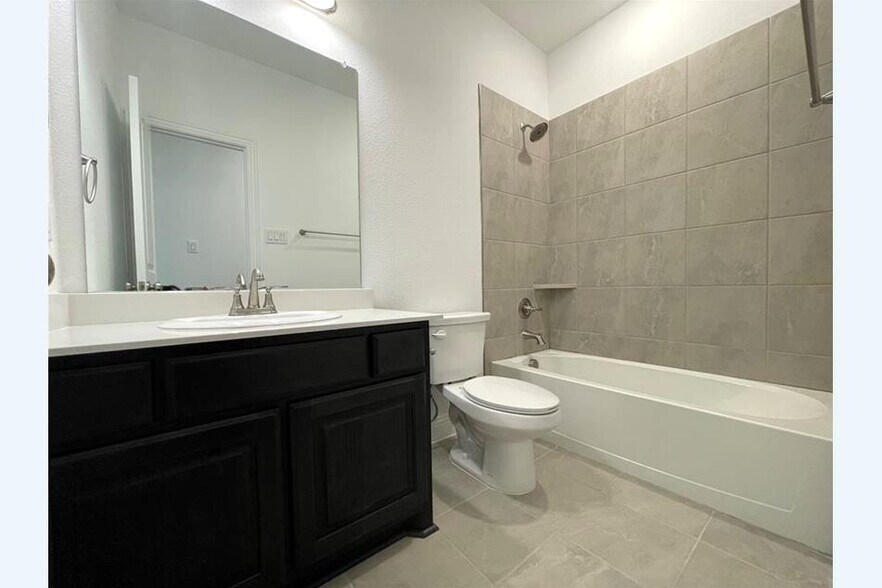 Building Photo - 2818 Diamondback Dr