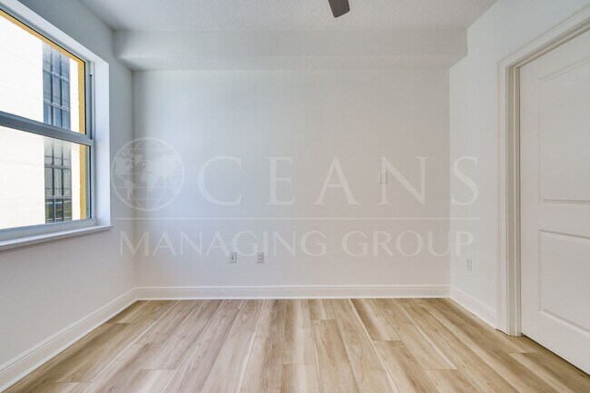 Building Photo - Breathtaking 3 Bedroom Daytona Beach Shore...
