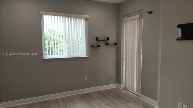 Building Photo - 1115 N 17th Ave