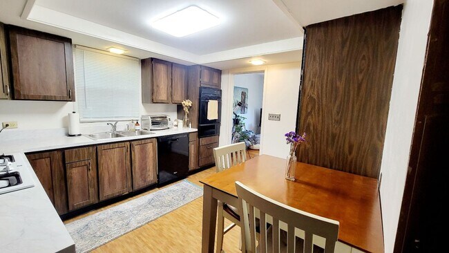 Building Photo - House - 2 Bedroom - Close to Downtown/WVU ...