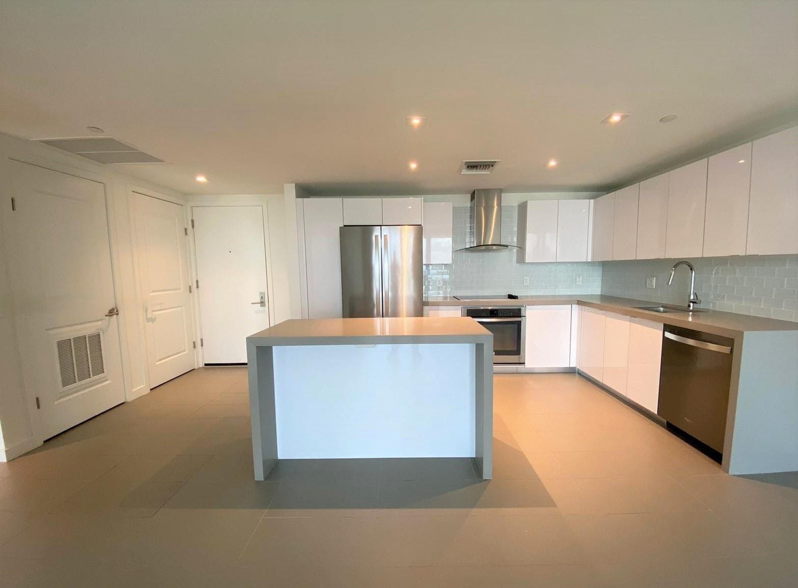 Building Photo - 1600 NE 1st Ave