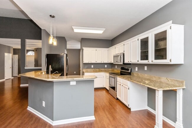 Granite Countertops - 10276 Lakeland Dr