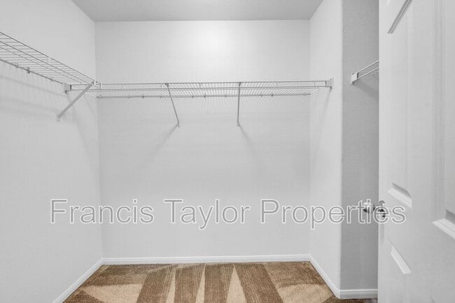 Building Photo - 401 Whitby Gn