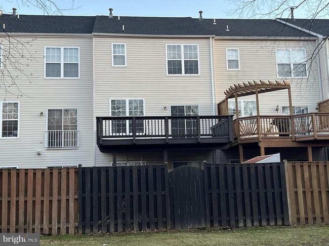 Building Photo - 45504 Trail Run Terrace