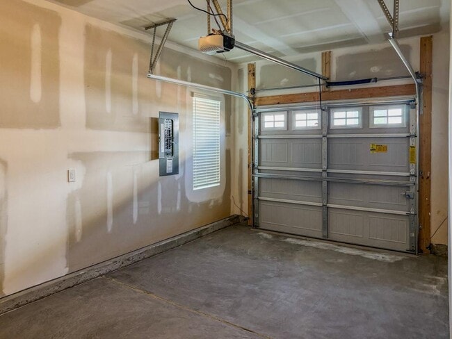 Building Photo - 6524 Harlech St