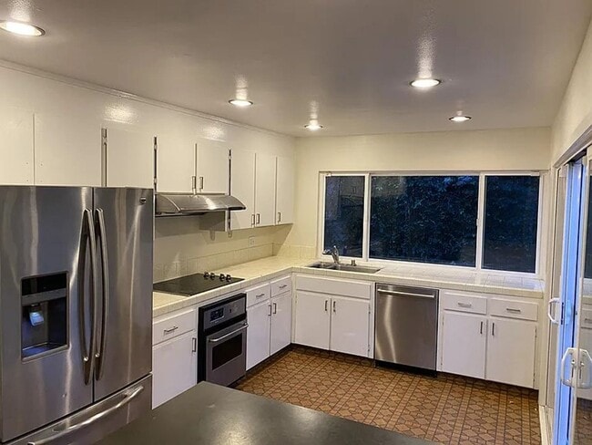 Building Photo - Sunnyvale - Beautiful update home in Desir...