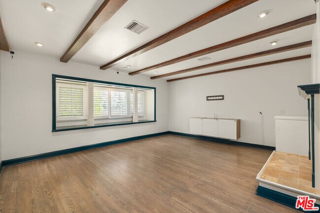 Building Photo - 22417 Dolorosa St